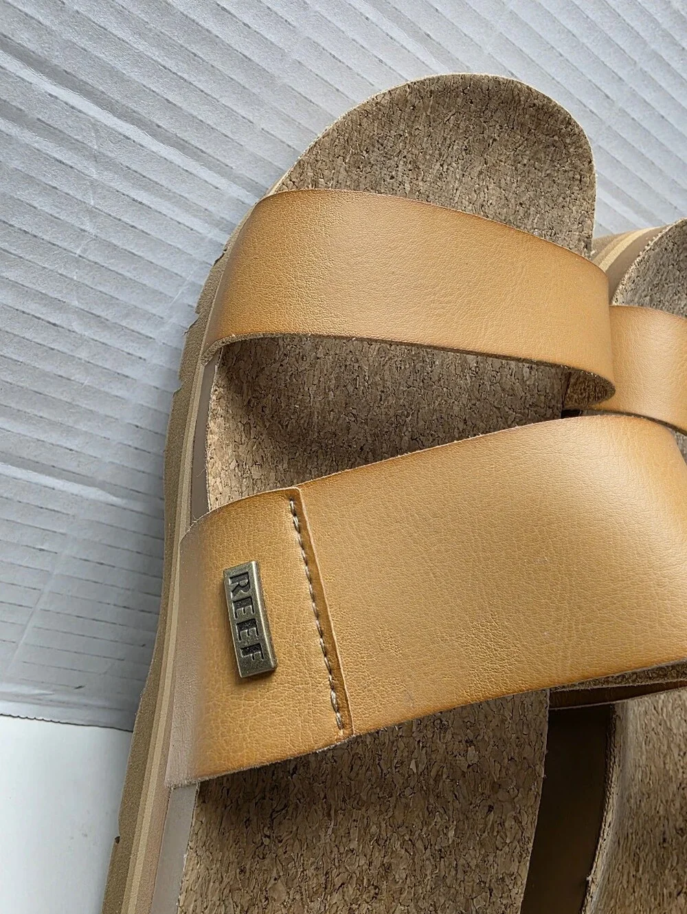 Reef Cushion Vista Hi Sandals Sz 8